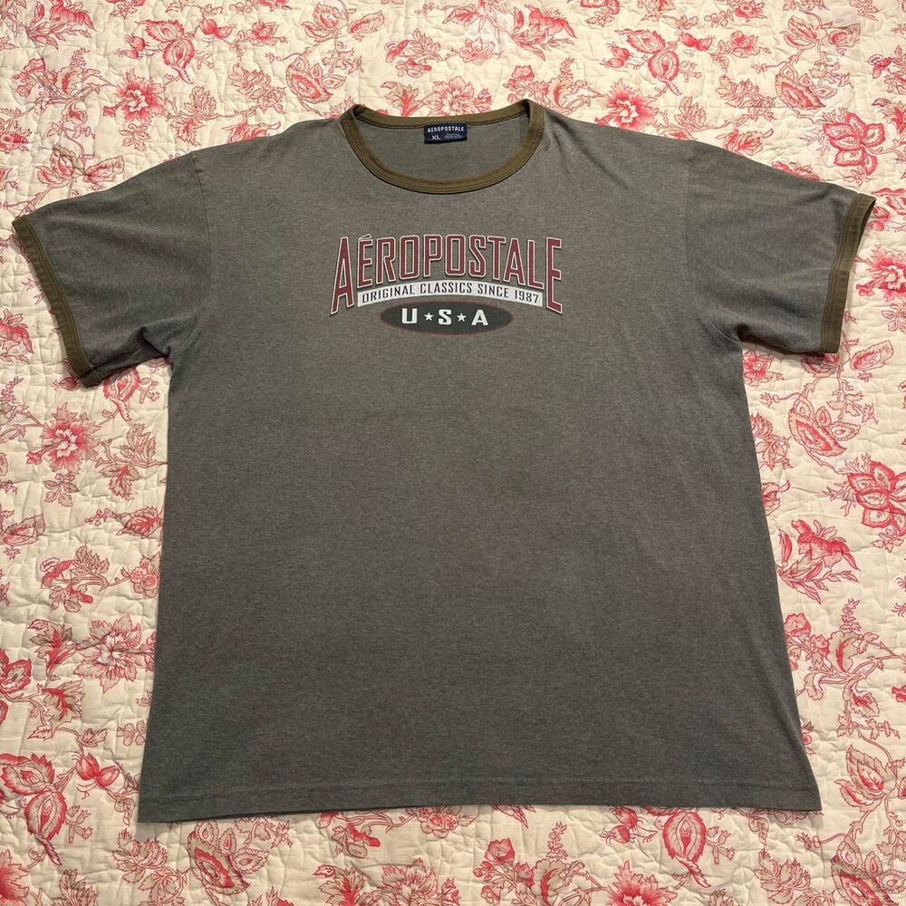 Aeropostale Men's Grey and Green T-shirt